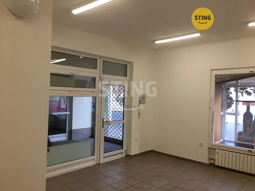 Pronájem obchodního prostoru 37 m²