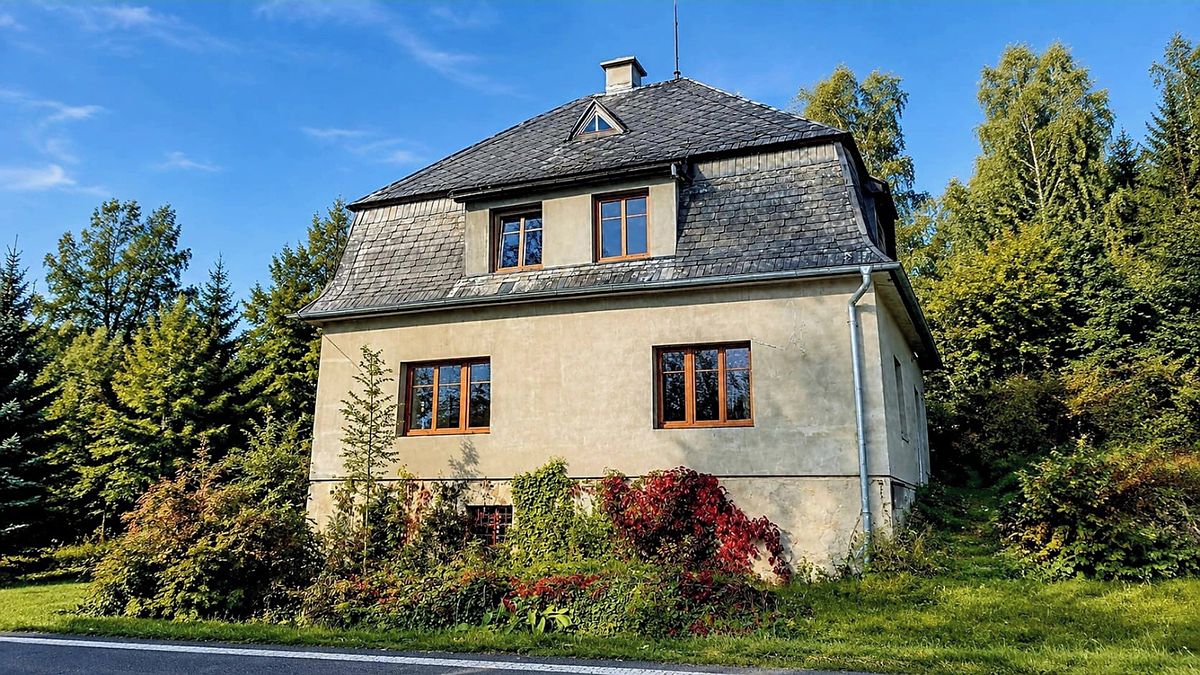 Prodej rodinného domu 250 m², pozemek 1900 m², Frýdlant – fotka 1 z 3