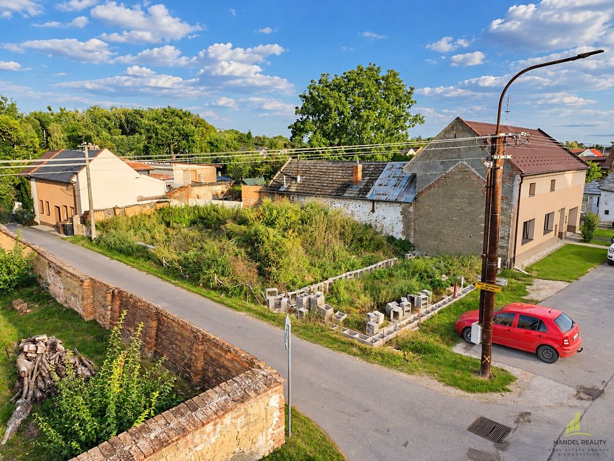 Prodej stavebního pozemku 379 m², Věrovany – fotka 1 z 3