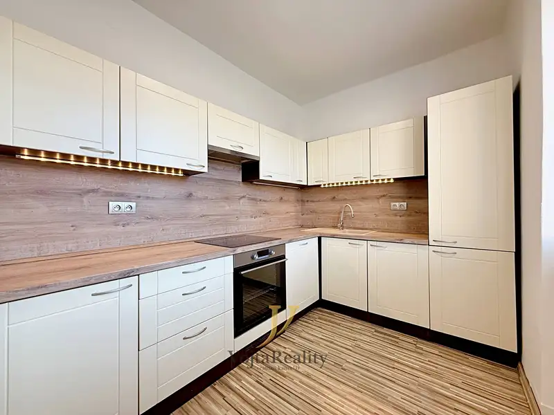 Pronájem bytu 2+1 52 m², Olomouc – náhled fotky 2