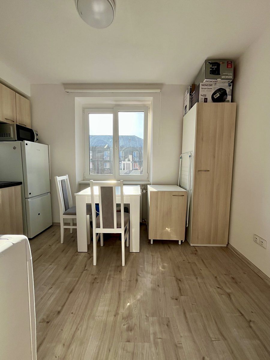 Pronájem bytu 1+1 28 m² – fotografie 3