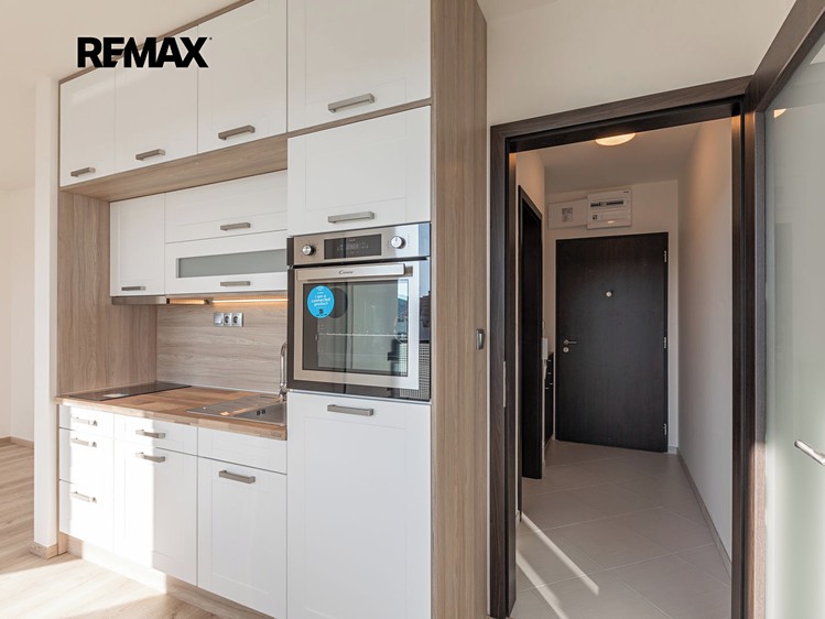 Квартира 1+kk в оренду, 27 м² (9 з 13)