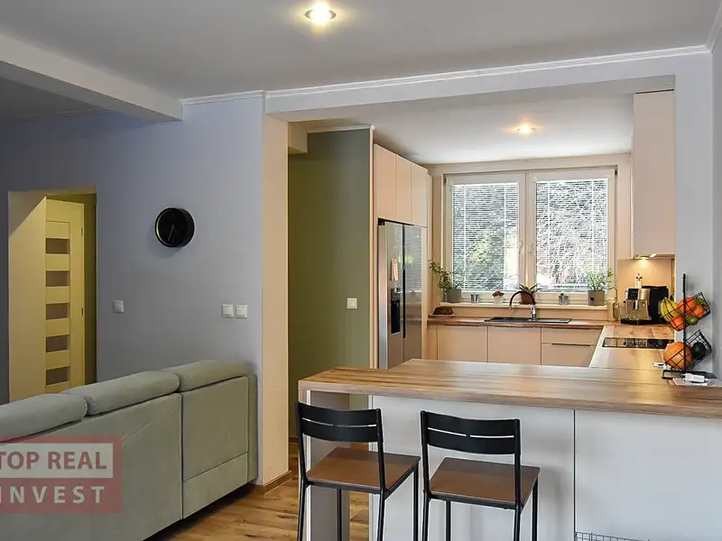 Prodej rodinného domu 238 m², pozemek 1069 m², Rataje – náhled fotky 2