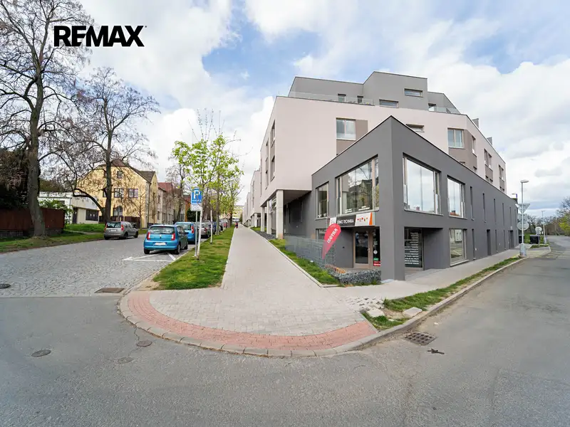 Prodej garážového stání 31 m², Kolín – náhled fotky 1