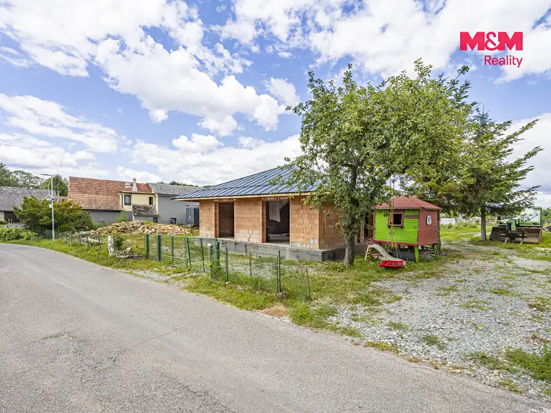 Prodej rodinného domu 212 m², pozemek 3427 m², Bílý Újezd – náhled fotky 3