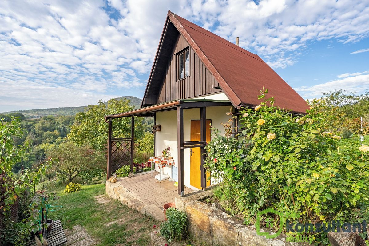 Prodej zahrady 1133 m², Malé Žernoseky – fotka 1 z 3