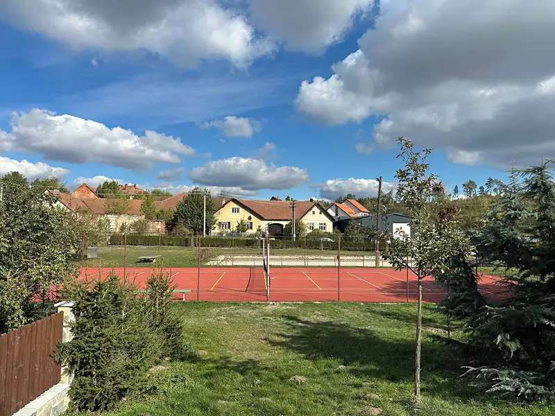 Prodej rodinného domu 280 m², pozemek 1176 m², Jabloňov – náhled fotky 2