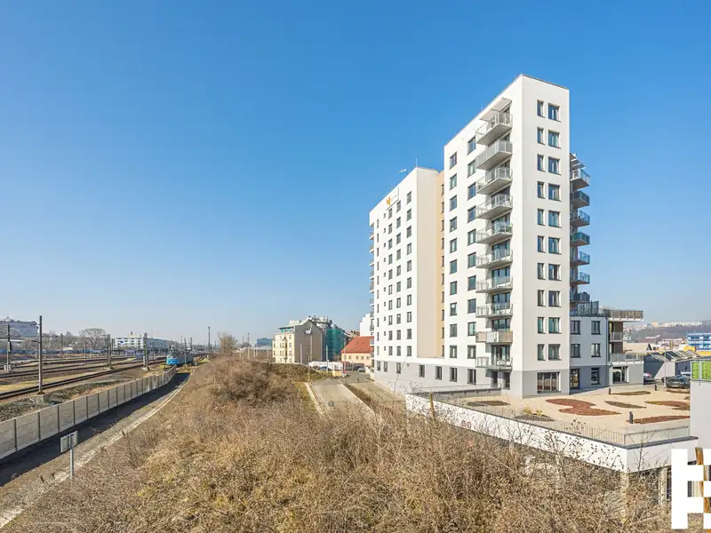 Pronájem garážového stání 15 m², Praha – náhled fotky 2
