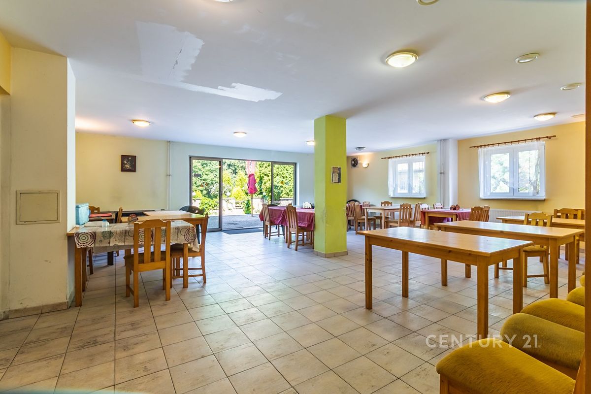 Prodej rodinného domu 1310 m², pozemek 870 m² – fotografie 4