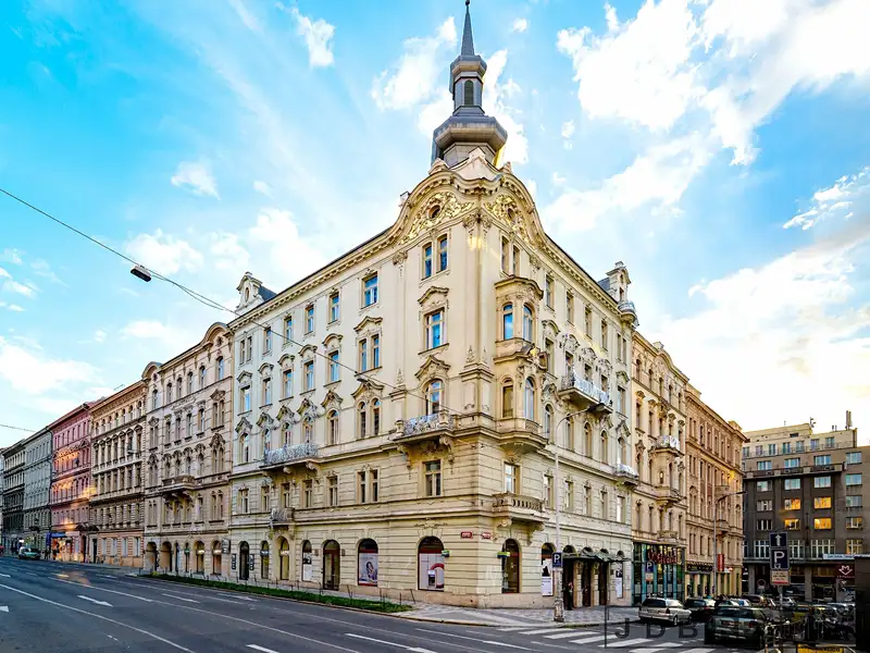 Pronájem kanceláře 120 m², Praha – náhled fotky 1