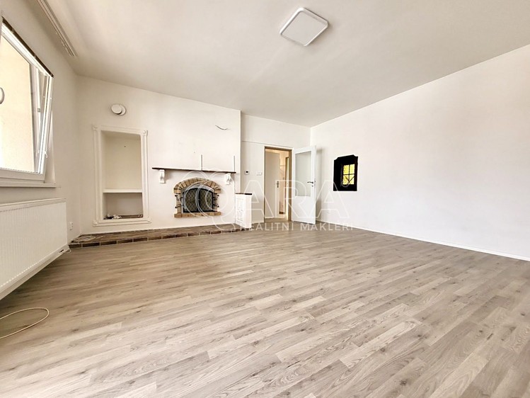 Pronájem bytu 4+1, 90 m² (14 z 28)