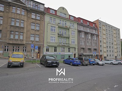 Pronájem bytu 3+1, 77 m² (2 z 9)