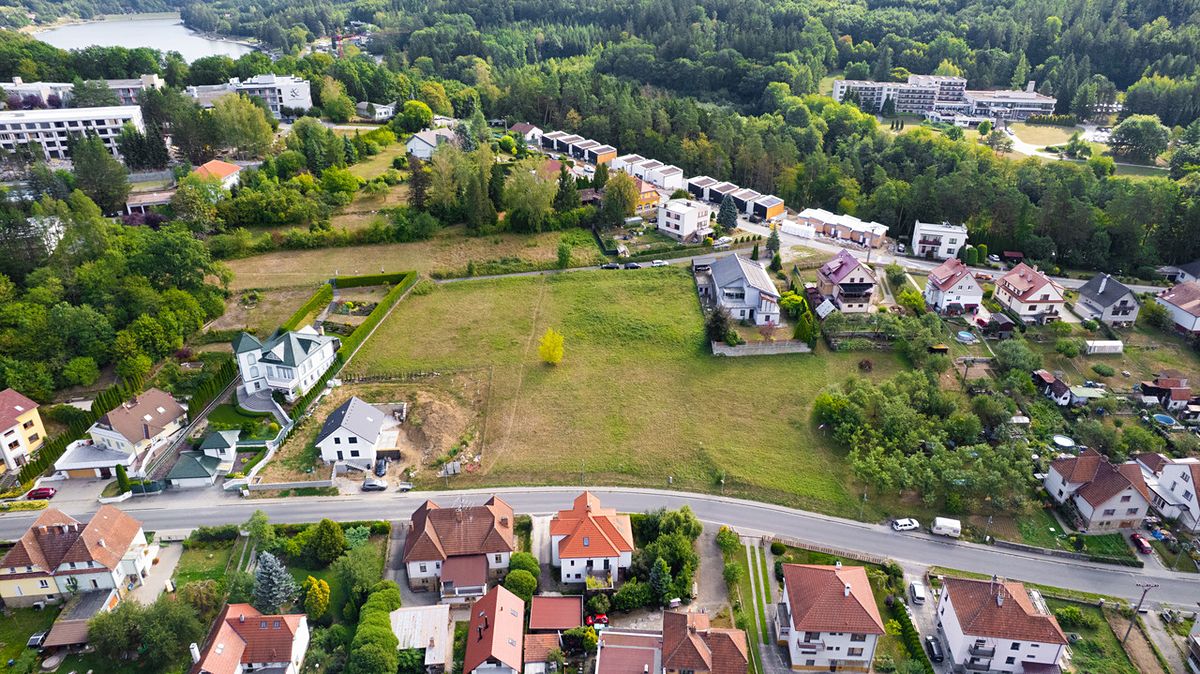 Prodej stavebního pozemku 5439 m², Pozlovice – fotka 1 z 3