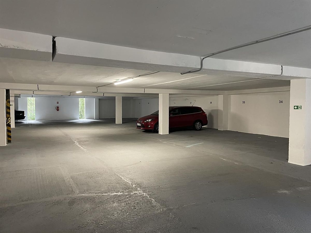 Pronájem garážového stání 15 m² – fotografie 4