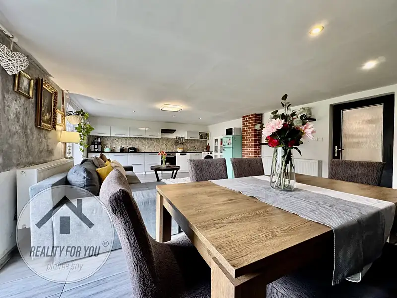 Prodej rodinného domu 240 m², pozemek 6384 m², Bulovka – náhled fotky 3