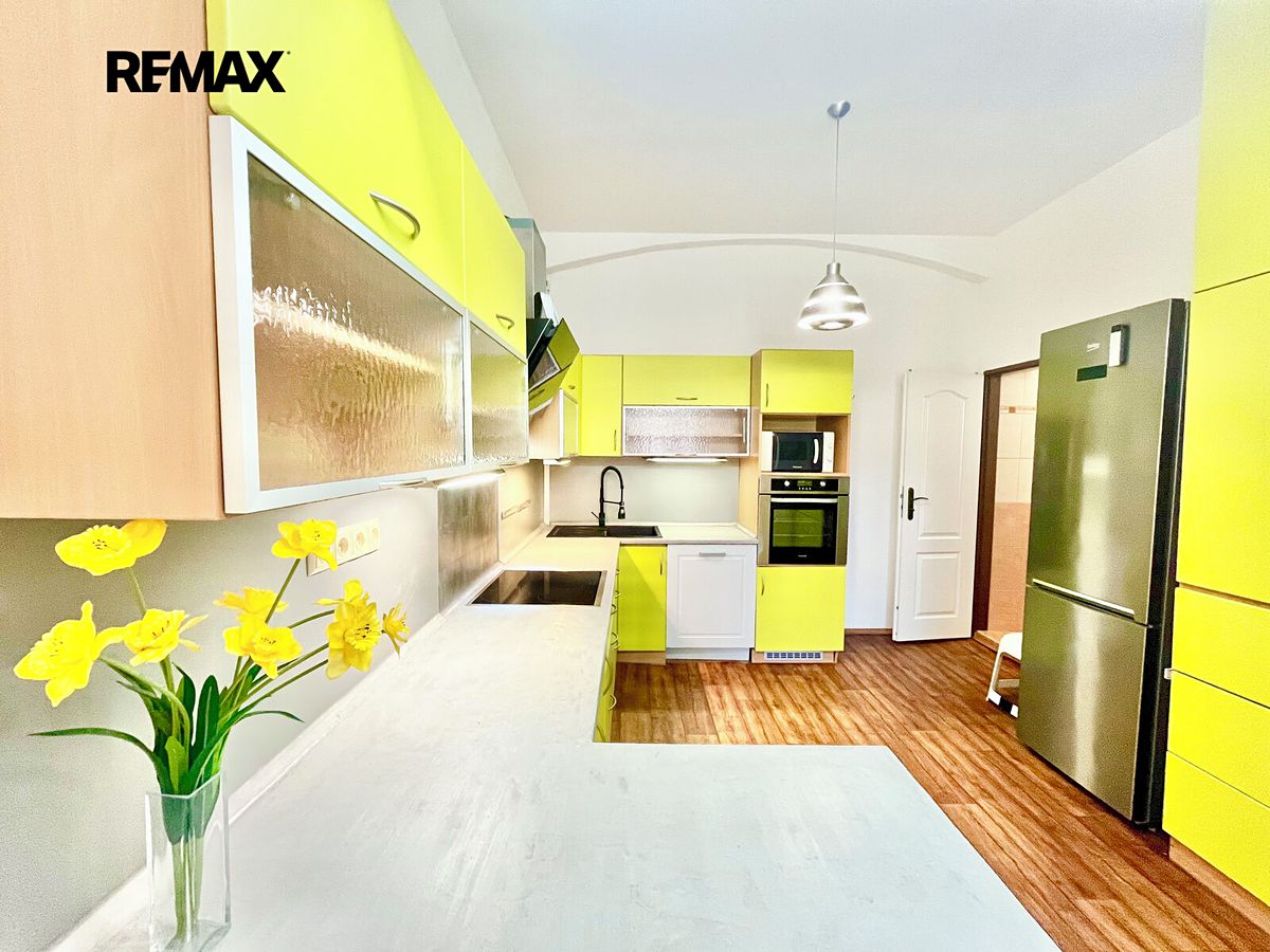 Pronájem bytu 5+1 127 m², Praha – fotka 1 z 3