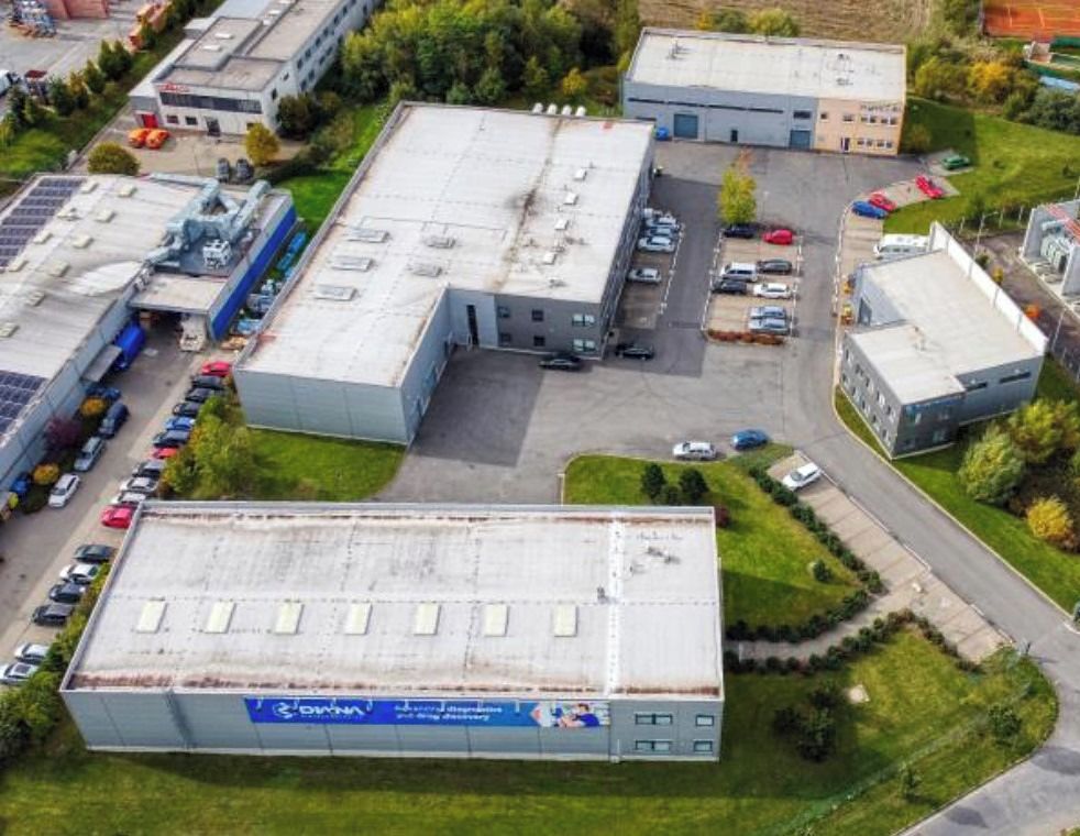 Pronájem skladového prostoru 883 m², Vestec – fotka 1 z 3