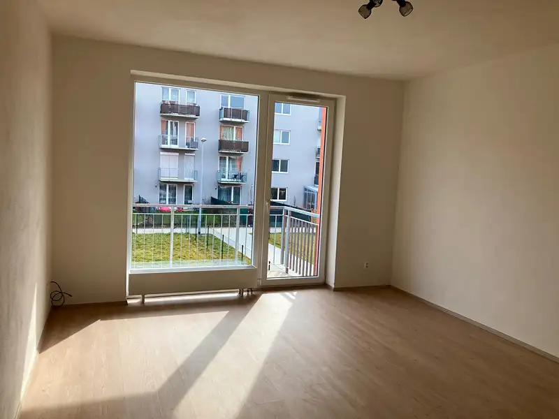 Prodej bytu 1+kk 30 m², Hostivice – náhled fotky 1