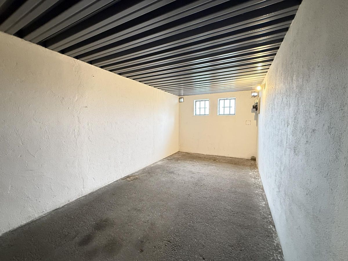 Pronájem garáže 22 m² – fotografie 3
