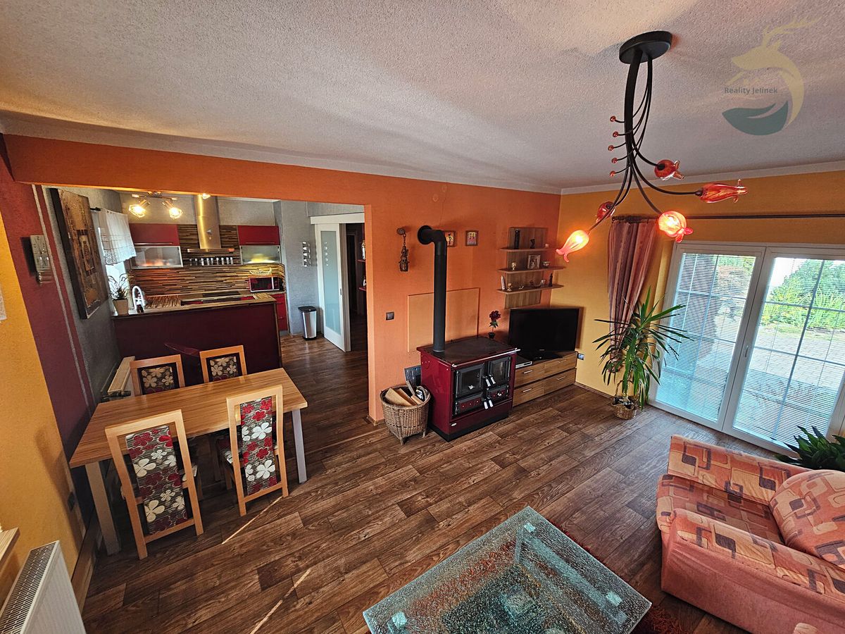 Prodej rodinného domu 148 m², pozemek 915 m², Buková – fotka 1 z 3