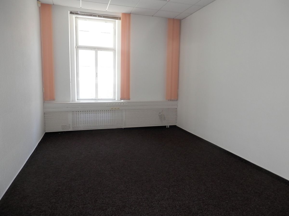 Pronájem kanceláře 34 m² – fotografie 4