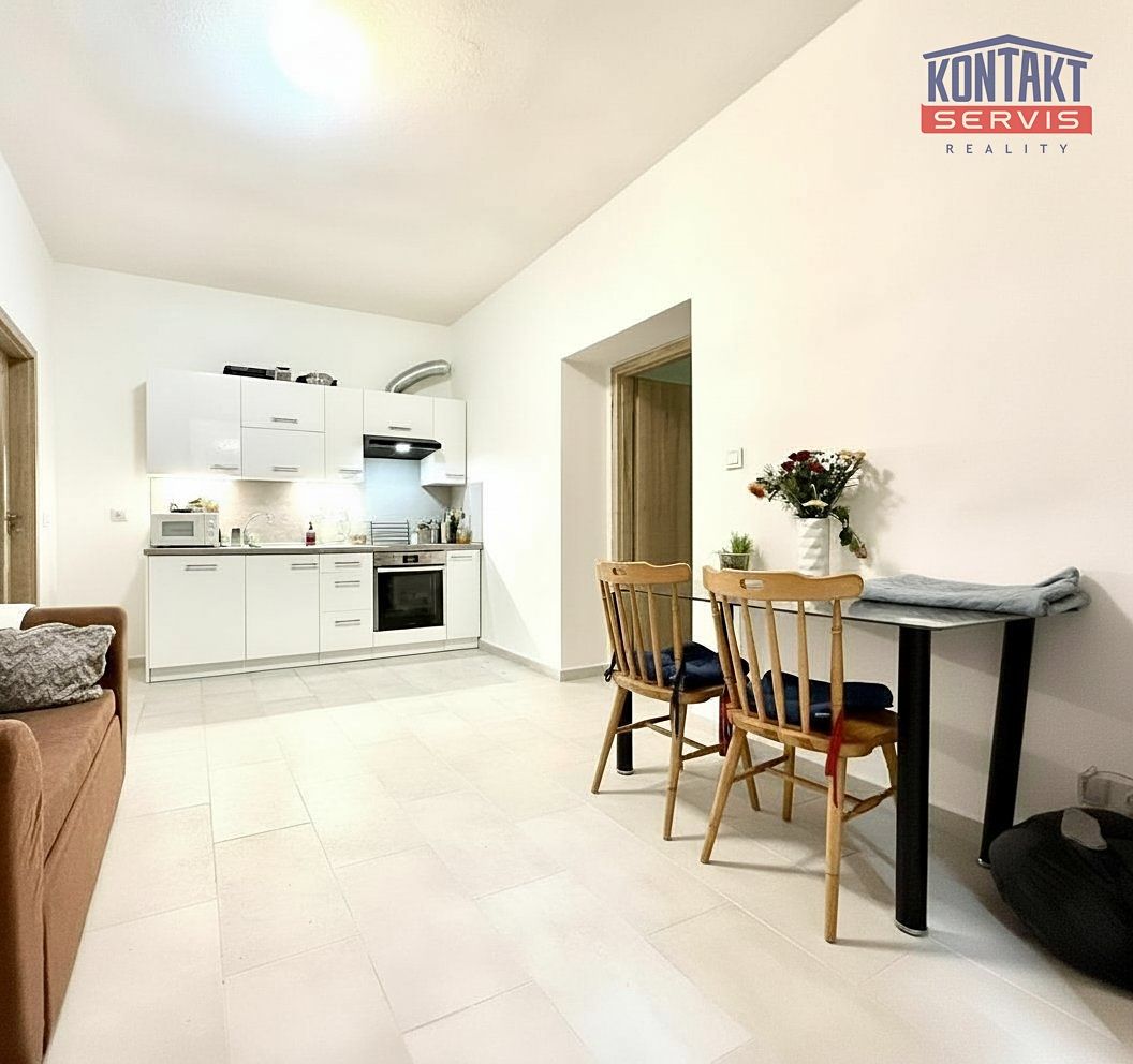 Pronájem bytu 2+kk 46 m², Včelná – fotka 1 z 3