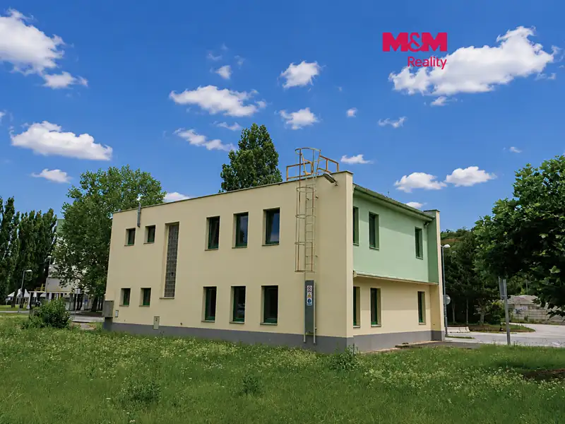 Pronájem kanceláře 200 m², Králův Dvůr – náhled fotky 1