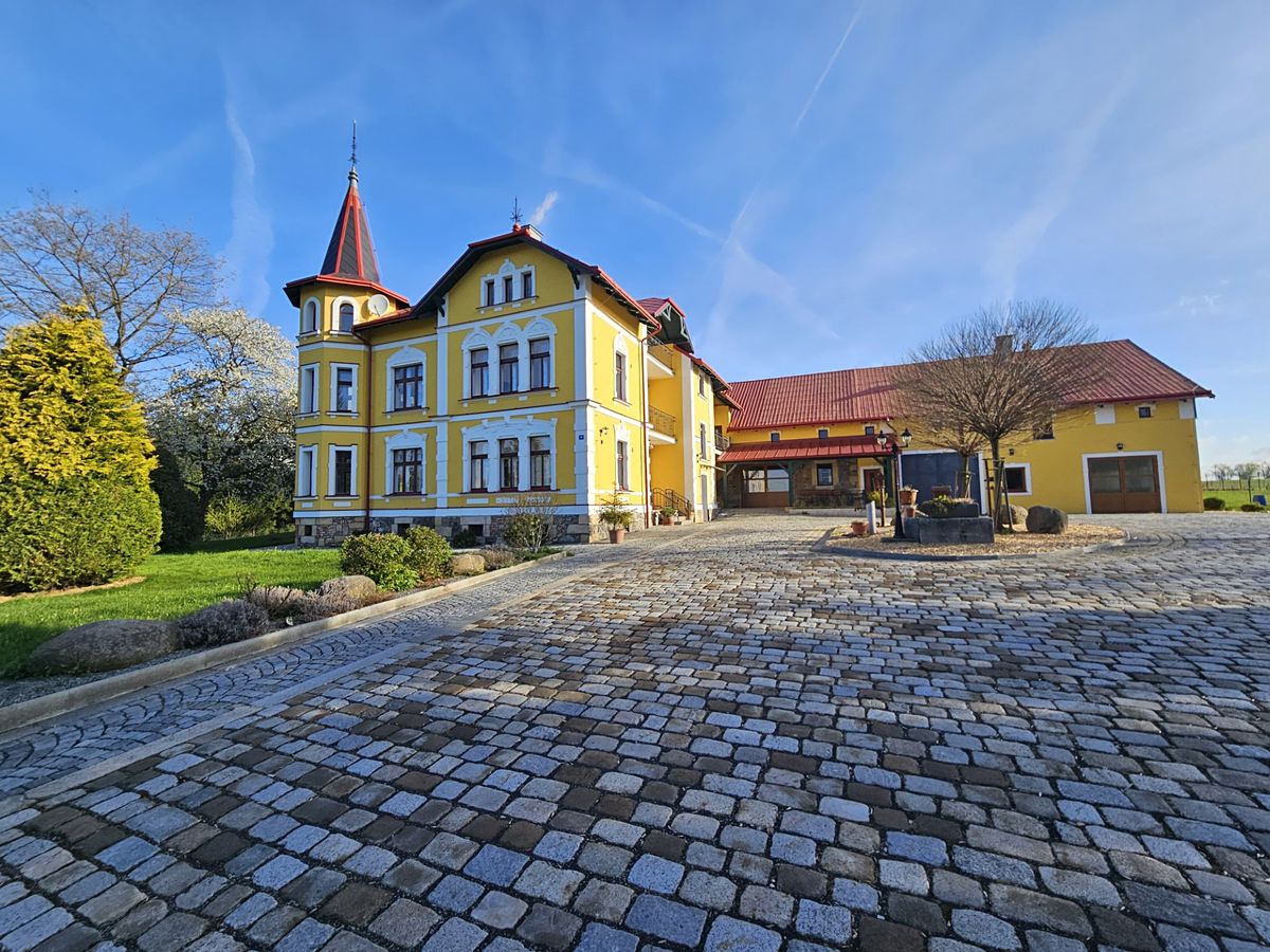 Prodej vily 415 m², pozemek 6445 m² – fotografie 5