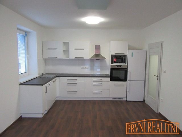 Pronájem bytu 3+kk 64 m² – fotografie 2