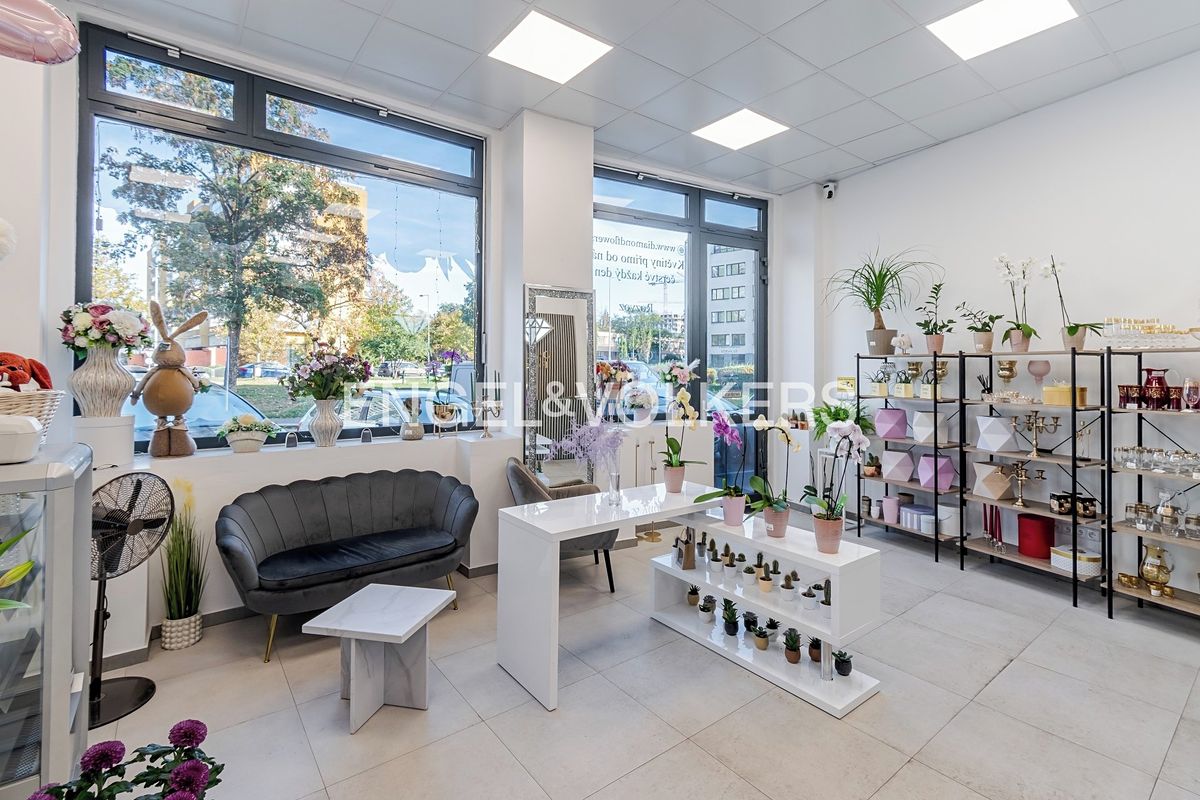 Pronájem obchodního prostoru 55 m² – fotografie 3