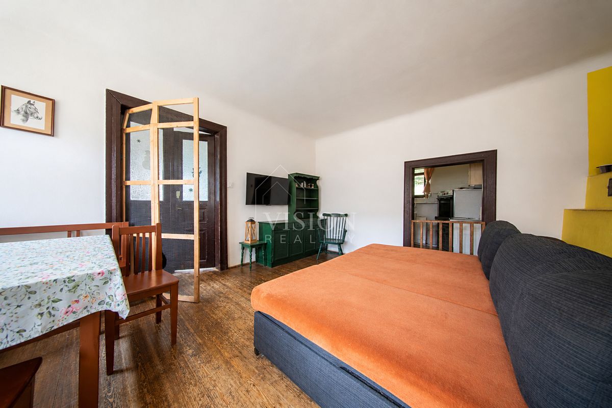 Prodej rodinného domu 2225 m², pozemek 900 m² – fotografie 3