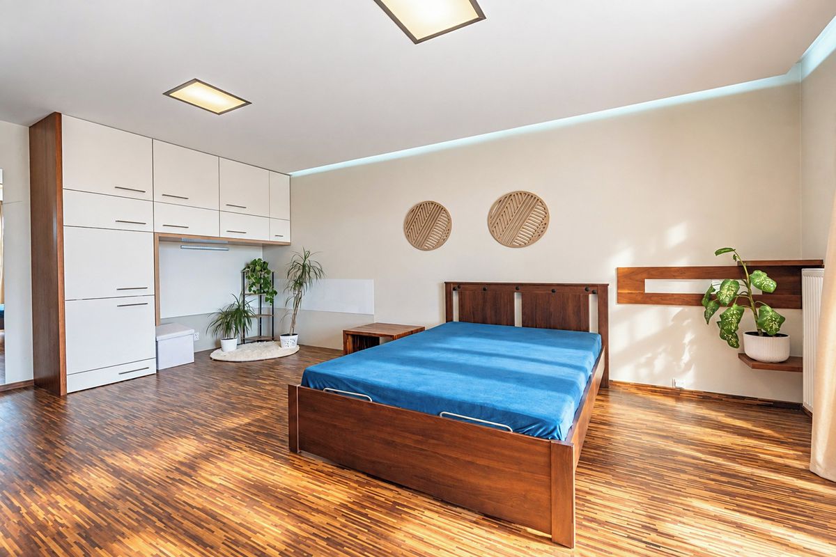 Pronájem bytu 1+kk 39 m² – fotografie 2