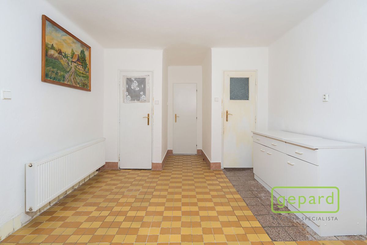 Prodej rodinného domu 207 m², pozemek 724 m² – fotografie 5