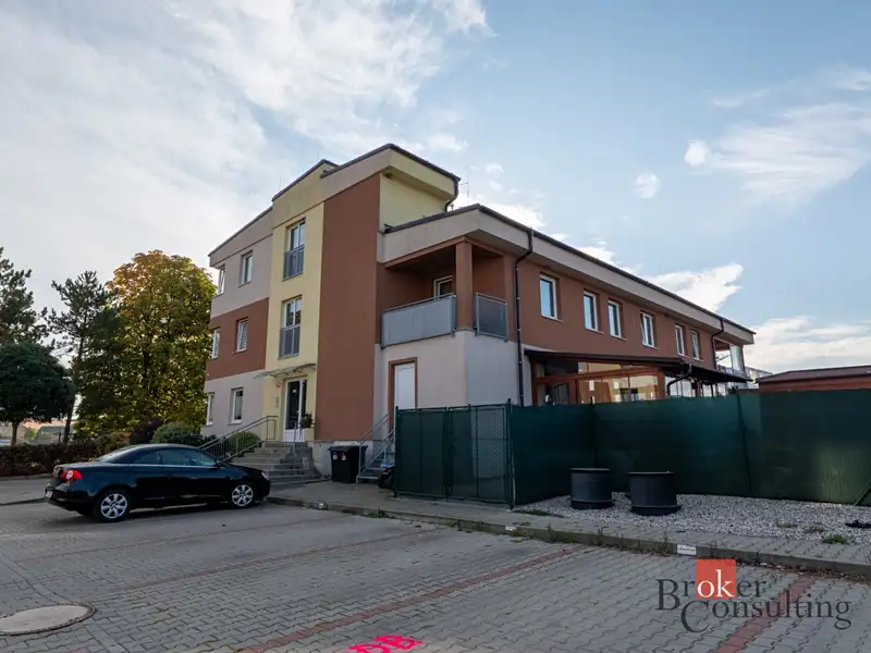 Pronájem bytu 3+kk 66 m², Vochov – náhled fotky 2
