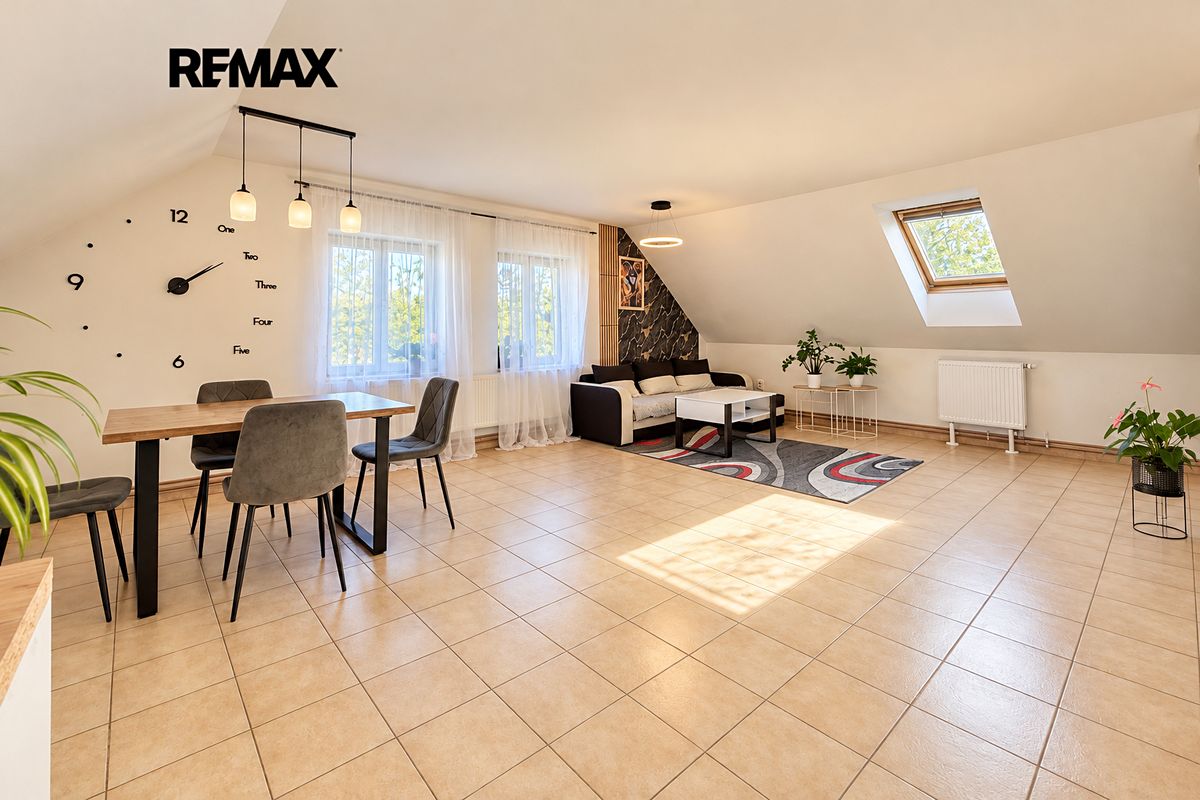 Prodej rodinného domu 232 m², pozemek 156 m² – fotografie 4