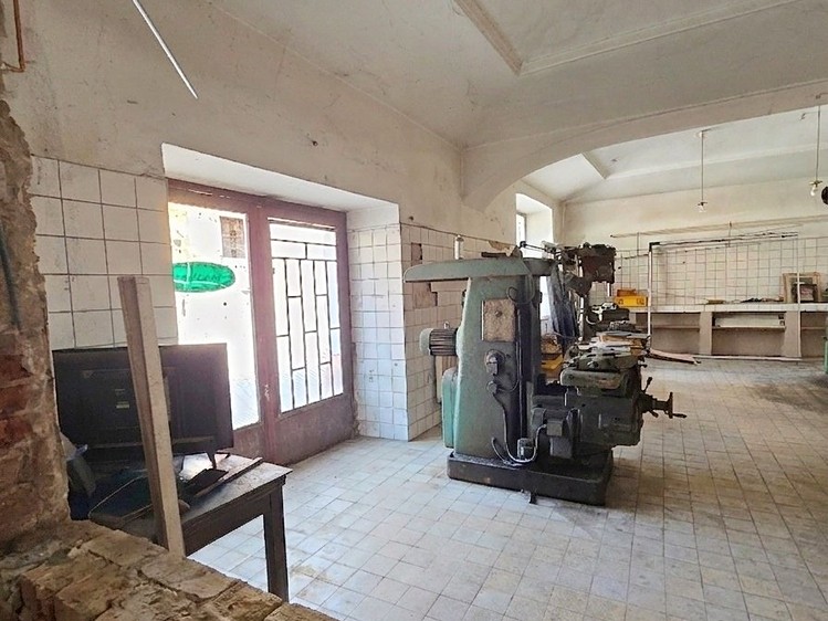 Dražba komerčního prostoru, 424 m² (8 z 46)