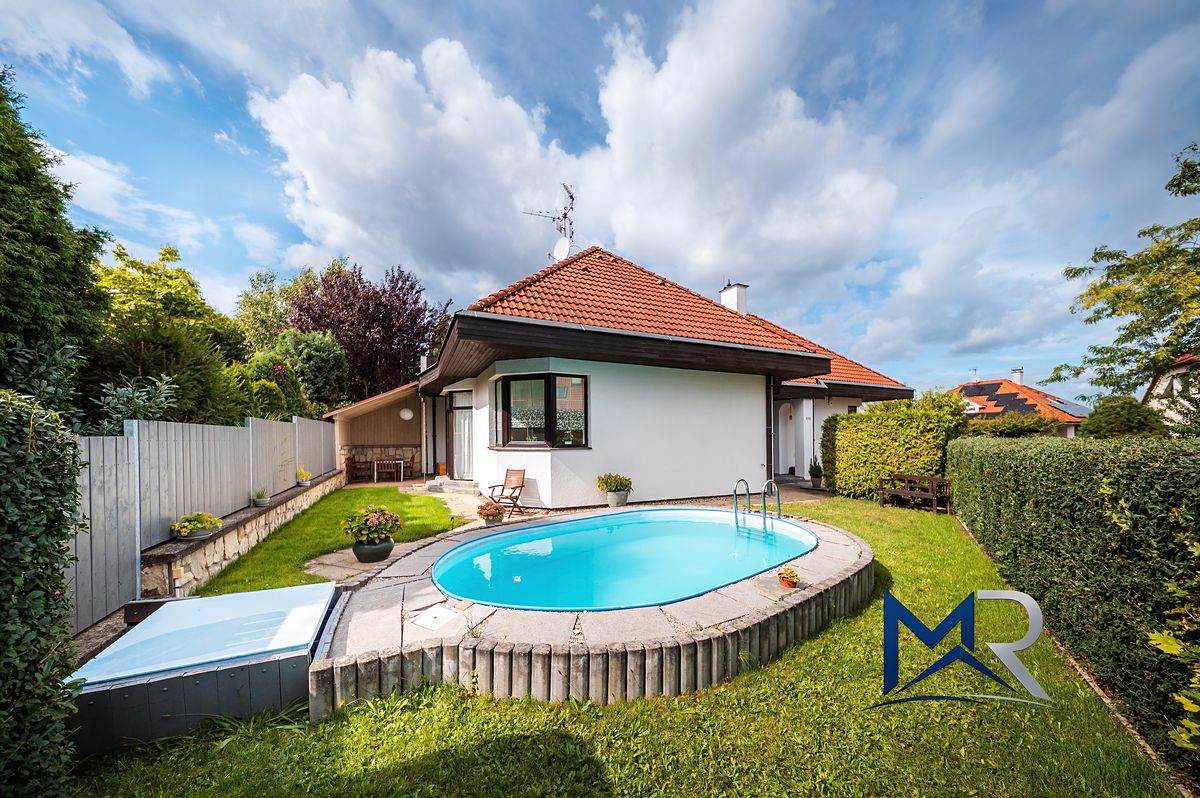 Prodej rodinného domu 212 m², pozemek 429 m²
