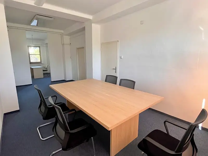 Pronájem kanceláře 43 m², Uherské Hradiště – náhled fotky 3