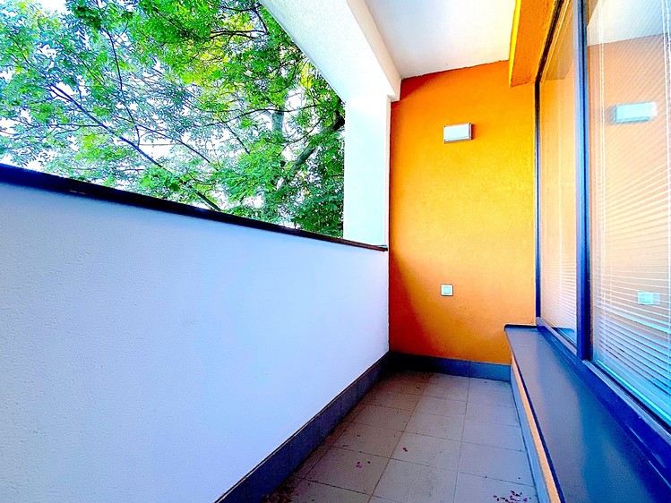 Pronájem bytu 2+kk, 56 m² (2 z 16)