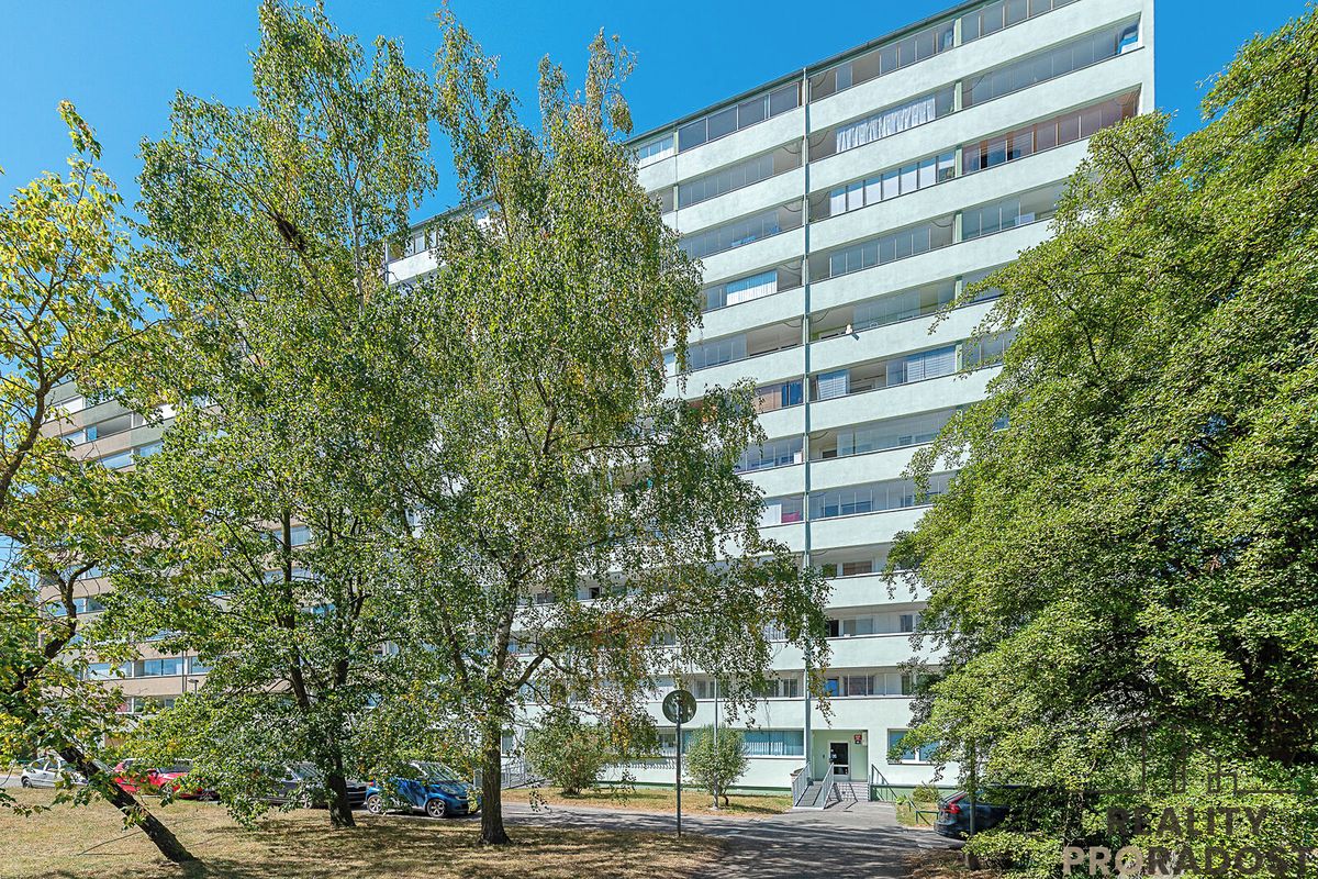 Prodej bytu 3+1 64 m², Praha – fotka 1 z 3