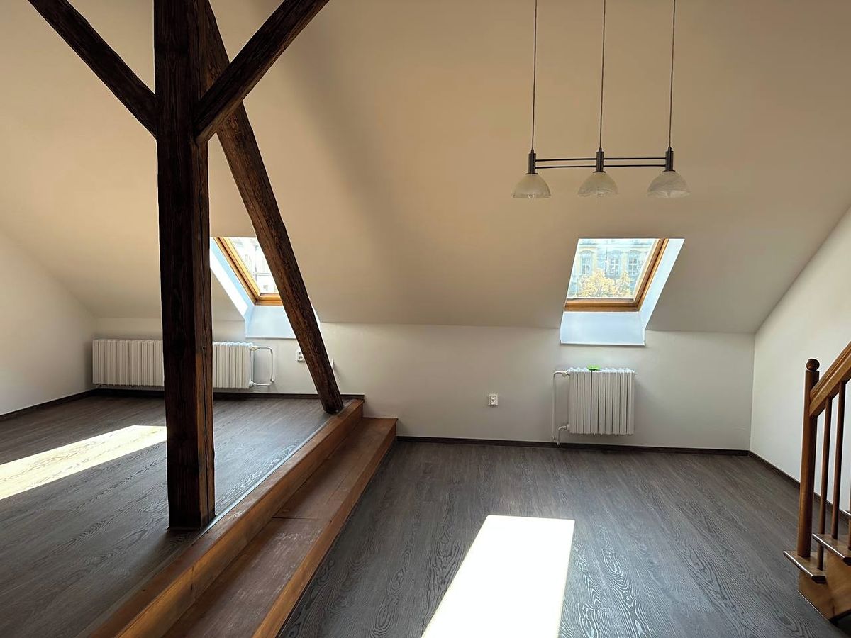 Pronájem bytu 2+kk 105 m² – fotografie 2