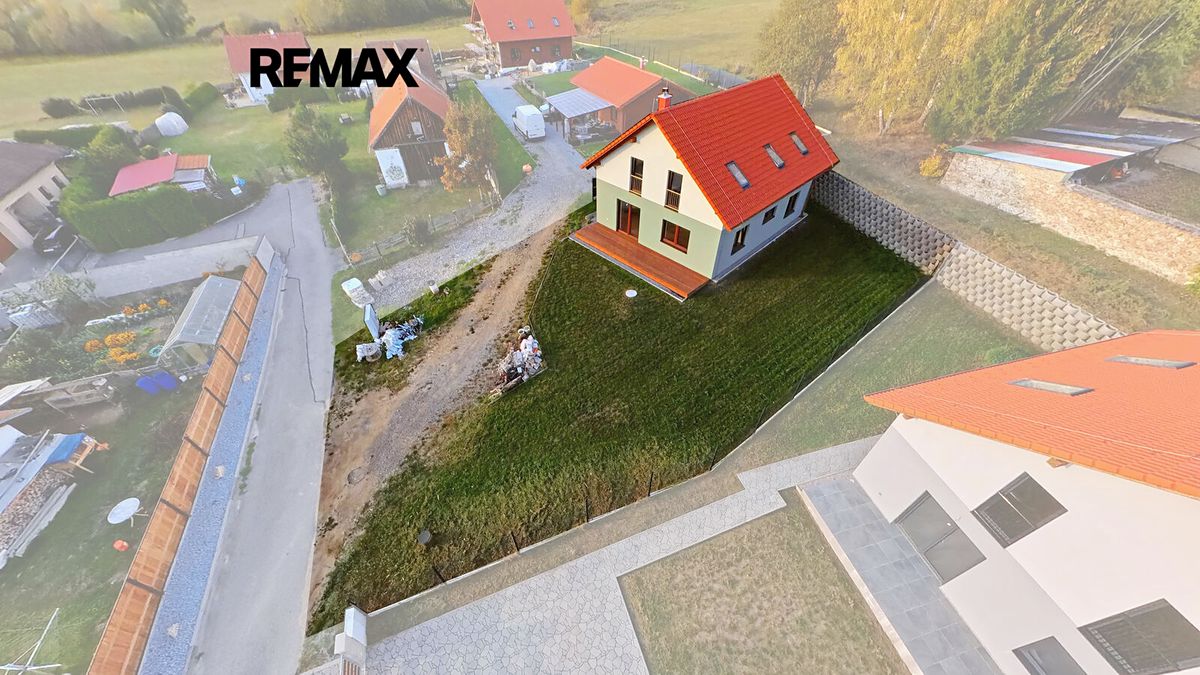 Prodej rodinného domu 152 m², pozemek 700 m², Horní Planá – fotka 1 z 3
