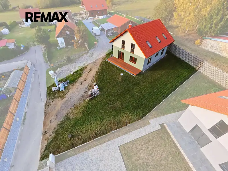 Prodej rodinného domu 152 m², pozemek 700 m², Horní Planá – náhled fotky 1