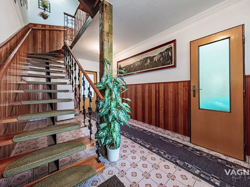 Prodej rodinného domu 182 m², pozemek 361 m², Bělá pod Bezdězem – náhled fotky 3