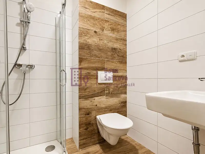 Pronájem bytu 1+kk 20 m², Jindřichův Hradec – náhled fotky 2