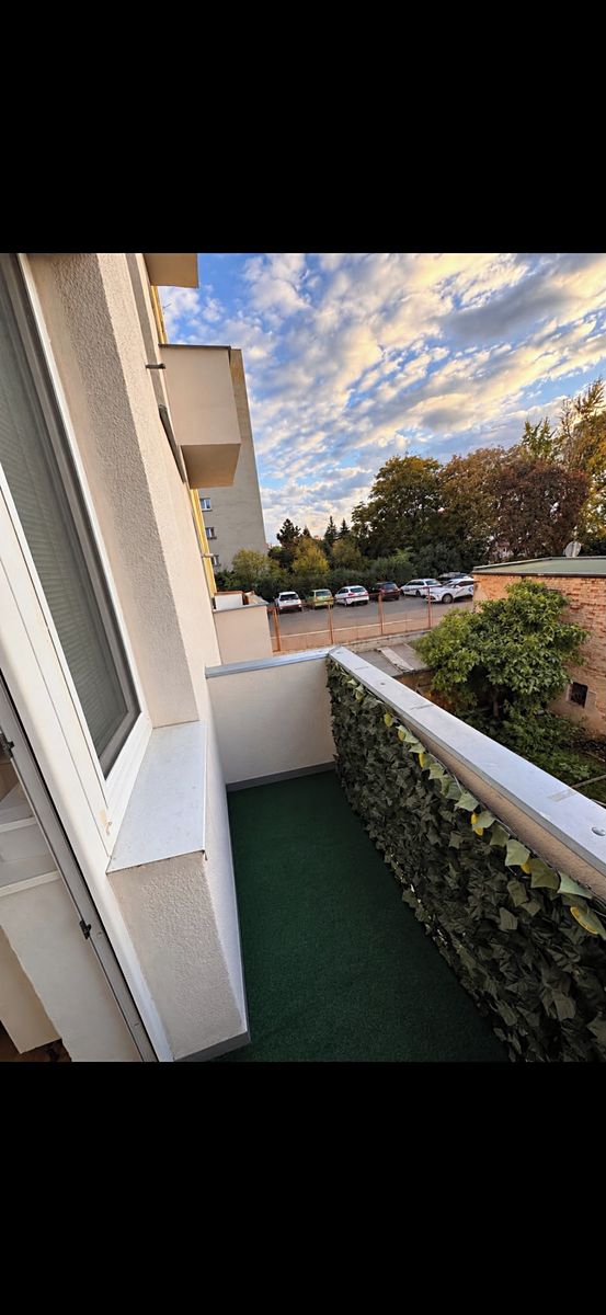 Pronájem bytu 2+kk 48 m² – fotografie 3