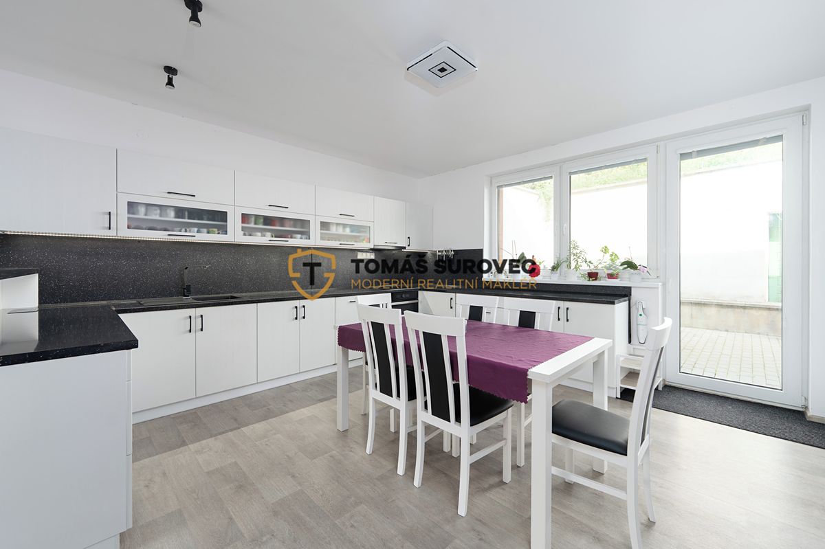 Pronájem bytu pokoje 17 m² – fotografie 2