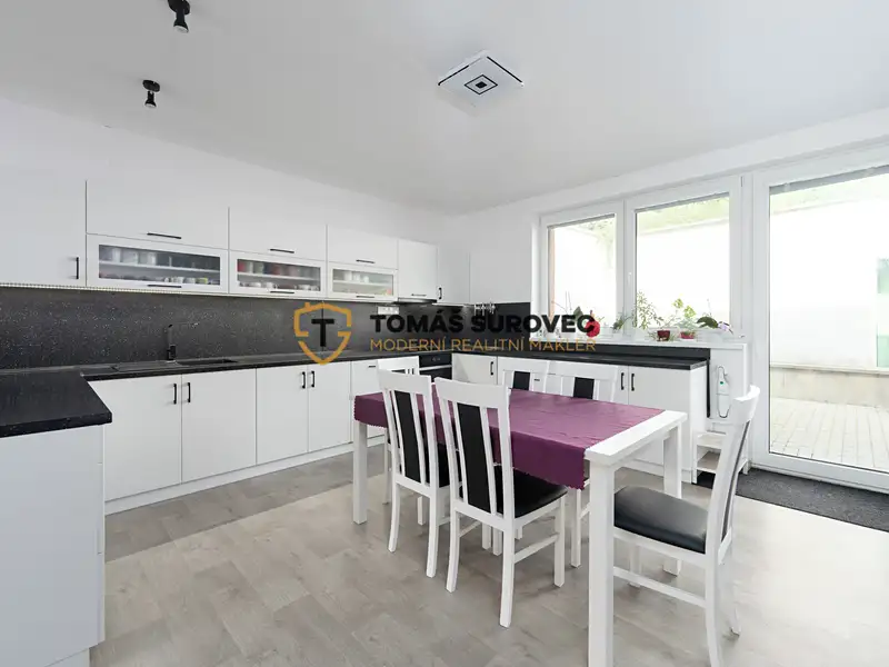 Pronájem bytu pokoje 17 m², Zlín – náhled fotky 2