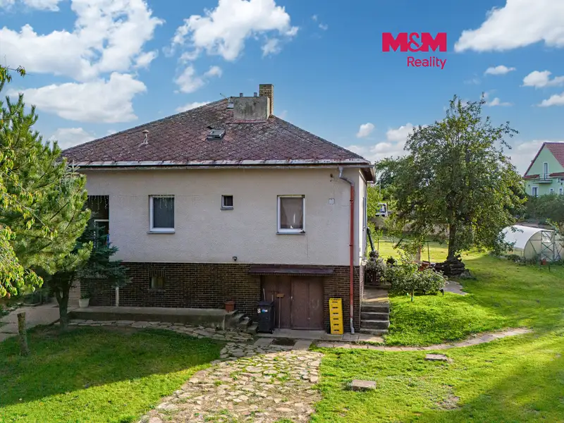 Prodej rodinného domu 743 m², pozemek 2776 m², Zásmuky – náhled fotky 1