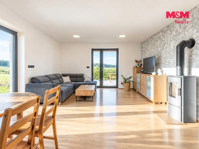 Prodej rodinného domu 107 m², pozemek 1090 m², Klatovy – náhled fotky 3